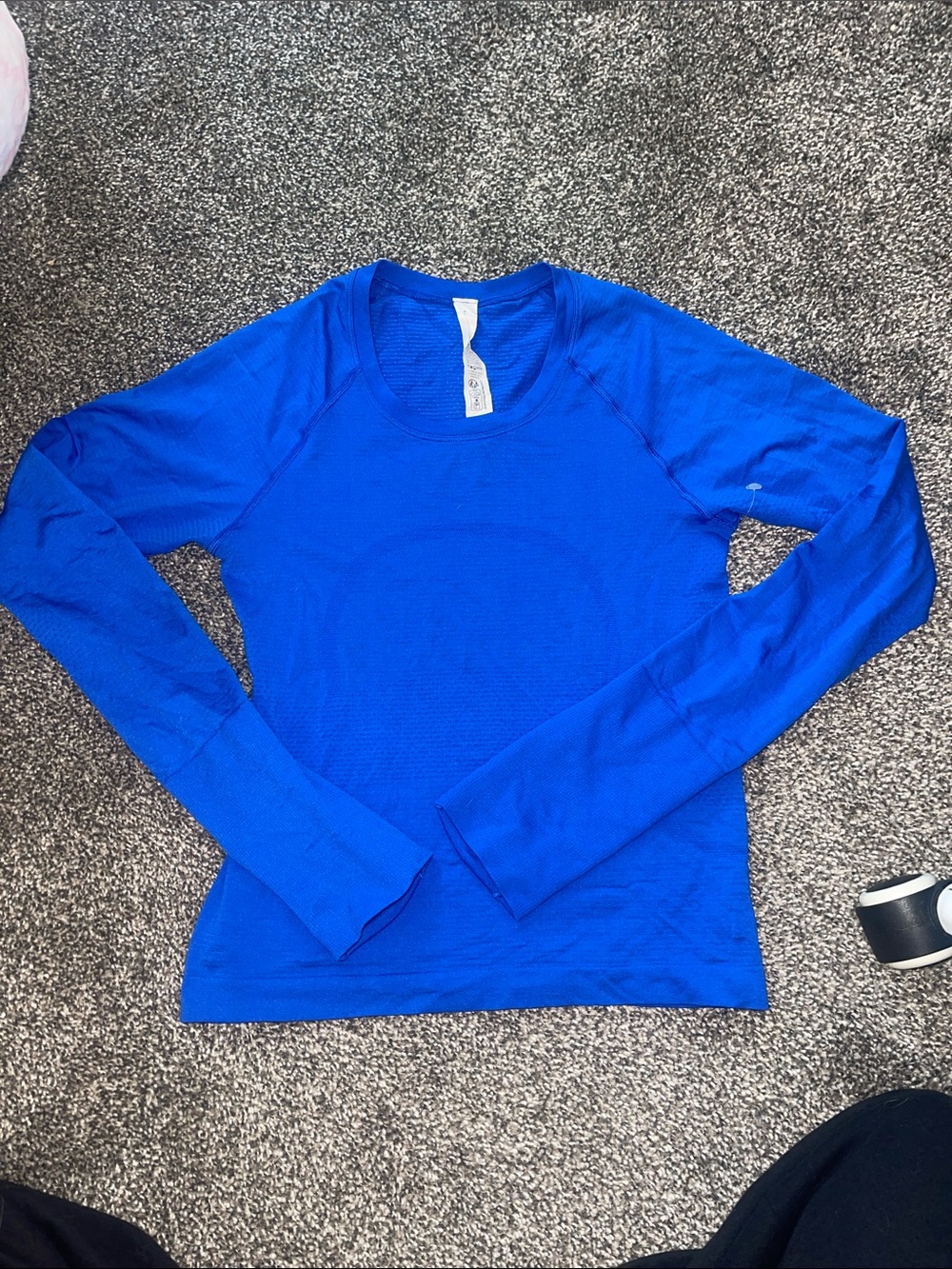 Cerulean Blue swiftly tech cropped long sleeve